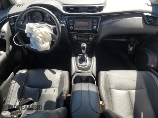 2017 Nissan Rogue SL with VIN JN1BJ1CRXHW125914, listed as a Copart auction lot 58309915 with 49,193 mi miles and Salvage title. Bid and sale history available at DreamBid. Image 8.