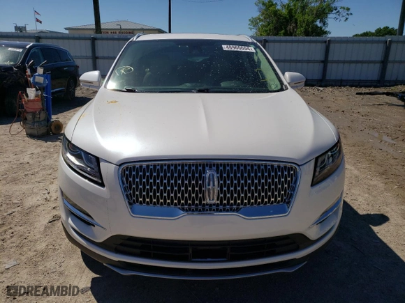 2019 Lincoln MKC Reserve with VIN 5LMCJ3D97KUL15967, listed as a Copart auction lot 48960694 with 46,452 mi miles and Non Repairable. Bid and sale history available at carsss.com. Image 5.