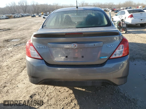 2016 Nissan Versa S z VIN 3N1CN7AP5GL869356, wystawiony jako Copart lot #48199605 z przebiegiem 87 875 mil mil oraz Szkoda całkowita • Salvage title. Historia ofert i sprzedaży dostępna na DreamBid. Obrazek 6.