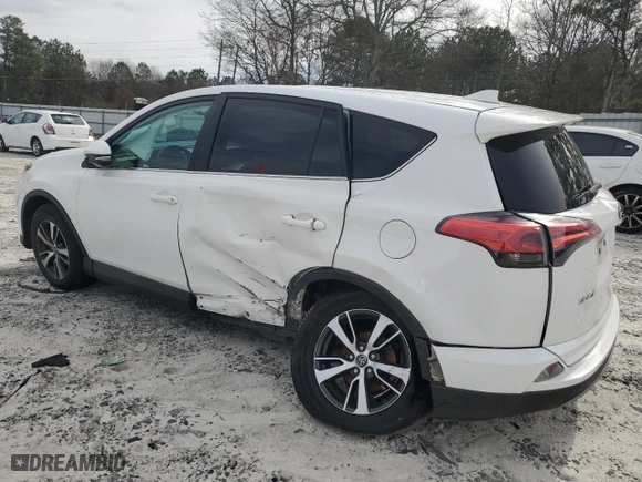 2018 Toyota RAV4 XLE with VIN 2T3WFREV8JW475121, listed as a Copart auction lot 45750735 with 68,909 mi miles and Salvage Title. Bid and sale history available at carsss.com. Image 2.