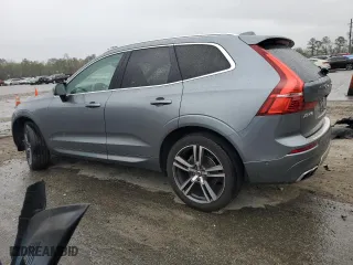 2018 Volvo XC60 Momentum with VIN LYV102RK0JB110409, listed as a Copart auction lot 49680635 with 37,104 mi miles and Salvage Title. Bid and sale history available at carsss.com. Image 2.