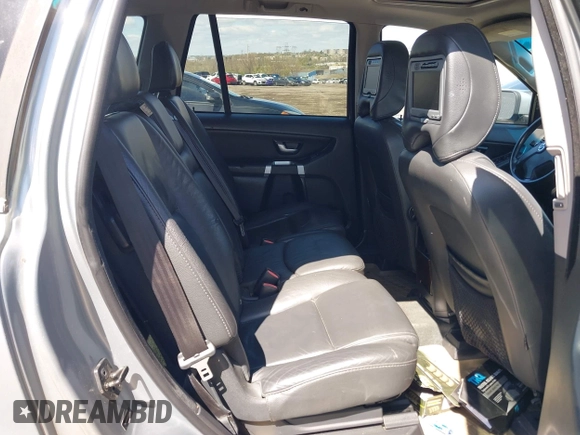 2011 Volvo XC90 I6 with VIN YV4952CZ5B1580676, listed as a IAAI auction lot 41986632 with 260,694 mi miles and . Bid and sale history available at DreamBid. Image 8.