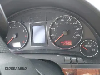 2007 Audi A4 z VIN WAUKH98EX7A010459, wystawiony jako IAAI lot #41450309 z przebiegiem 177 860 mil mil oraz . Historia ofert i sprzedaży dostępna na DreamBid. Obrazek 7.