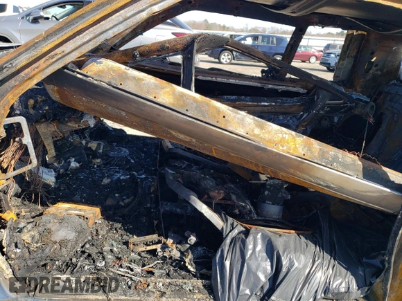 1988 Cadillac DeVille z VIN 1G6CD1156J4296091, wystawiony jako Copart lot #46307265 z przebiegiem Nie podano mil oraz Szkoda całkowita • Salvage title. Historia ofert i sprzedaży dostępna na DreamBid. Obrazek 7.