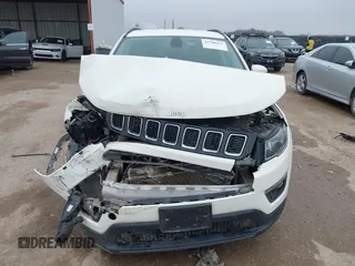 2020 Jeep Compass Altitude z VIN 3C4NJCBB9LT108501, wystawiony jako IAAI lot #41700451 z przebiegiem 66 395 mil mil oraz . Historia ofert i sprzedaży dostępna na DreamBid. Obrazek 12.