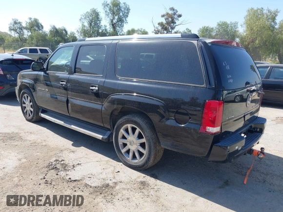 2005 Cadillac Escalade ESV z VIN 3GYFK66N15G172769, wystawiony jako IAAI lot #39249998 z przebiegiem 228 569 mil mil oraz . Historia ofert i sprzedaży dostępna na DreamBid. Obrazek 3.