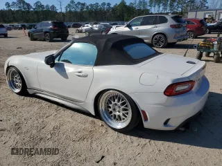 2017 FIAT 124 Spider Lusso z VIN JC1NFAEK7H0119175, wystawiony jako Copart lot #89142865 z przebiegiem Nie podano mil oraz Szkoda całkowita • Salvage title. Historia ofert i sprzedaży dostępna na DreamBid. Obrazek 2.
