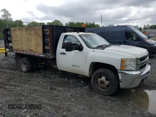 2009 Chevrolet Silverado 3500HD WT with VIN 1GBJC74K39E135526, listed as a Copart auction lot 55476145 with 231,642 mi miles and Clean Title. Bid and sale history available at DreamBid. Image 4.