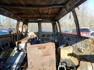 2013 Ford Econoline Passenger XL с VIN 1FBSS3BL9DDA63175, выставлен на аукционе Copart как лот 59200345 с пробегом Не указан миль и На запчасти • Non repairable. История ставок и продаж доступна на DreamBid. Изображение 10.