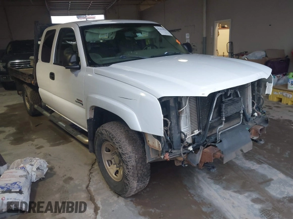 2004 Chevrolet Silverado 3500 z VIN 1GCHK39284E265681, wystawiony jako IAAI lot #41435024 z przebiegiem 305 340 mil mil oraz . Historia ofert i sprzedaży dostępna na DreamBid. Obrazek 1.