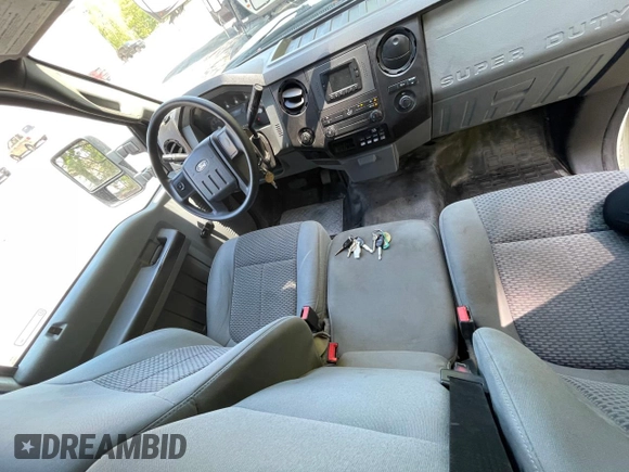 2015 Ford F-250 XL with VIN 1FDBF2B68FEA47594, listed as a Copart auction lot 64337445 with 451,093 mi miles and Clean title. Bid and sale history available at DreamBid. Image 9.