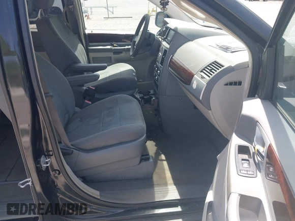 2010 Chrysler Town & Country Touring with VIN 2A4RR5D11AR102714, listed as a IAAI auction lot 42015585 with 176,216 mi miles. Bid and sale history available at carsss.com. Image 5.