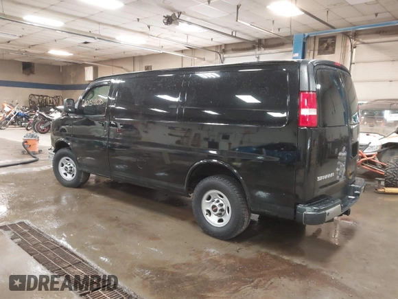2019 GMC Savana Cargo z VIN 1GTW7AFG3K1152819, wystawiony jako IAAI lot #40154108 z przebiegiem 137 931 mil mil oraz . Historia ofert i sprzedaży dostępna na DreamBid. Obrazek 3.