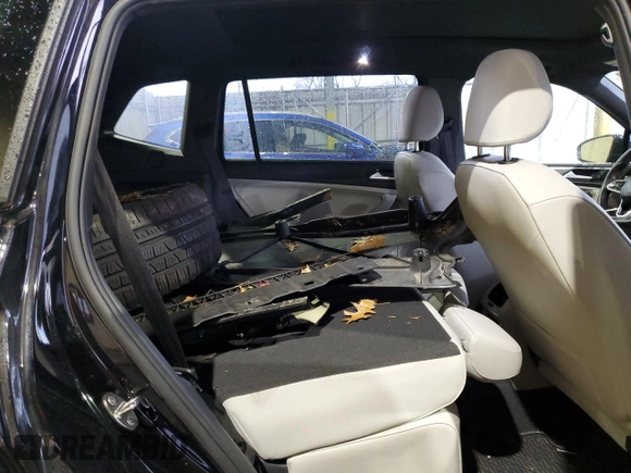 2022 Volkswagen Tiguan SE R-Line Black with VIN 3VV8B7AX1NM155177, listed as a Copart auction lot 83462284 with 9,905 mi miles and Salvage Title. Bid and sale history available at DreamBid. Image 11.