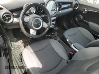 2010 MINI Hardtop with VIN WMWMF3C51ATZ22878, listed as a Copart auction lot 53173855 with 80,740 mi miles and Clean Title. Bid and sale history available at DreamBid. Image 8.