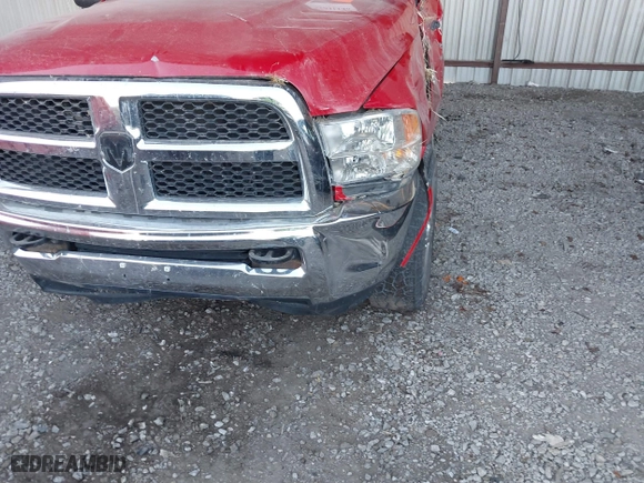 2018 Ram 2500 Tradesman with VIN 3C6UR5CJ2JG120962, listed as a IAAI auction lot 41041140 with 90,737 mi miles. Bid and sale history available at carsss.com. Image 17.