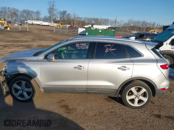 2017 Lincoln MKC Premiere with VIN 5LMCJ1D93HUL62135, listed as a IAAI auction lot 41772908 with 110,849 mi miles. Bid and sale history available at carsss.com. Image 14.