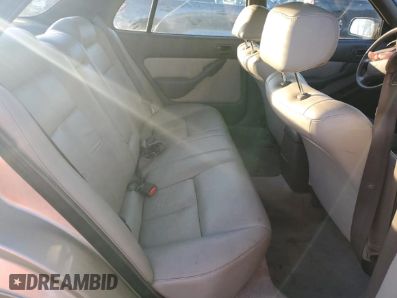 1994 Toyota Camry XLE with VIN JT2GK13E0R0038694, listed as a Copart auction lot 87843865 with 175,134 mi miles and Salvage Title. Bid and sale history available at carsss.com. Image 10.