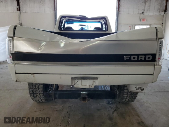 1997 Ford F-250 с VIN 1FTHX26F8VEA18584, выставлен на аукционе Copart как лот 58829945 с пробегом 337 016 миль миль и Списание • Salvage title. История ставок и продаж доступна на DreamBid. Изображение 6.