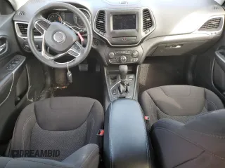 2019 Jeep Cherokee Latitude with VIN 1C4PJLCX3KD129402, listed as a Copart auction lot 43176705 with 100,137 mi miles and Salvage Title. Bid and sale history available at carsss.com. Image 8.