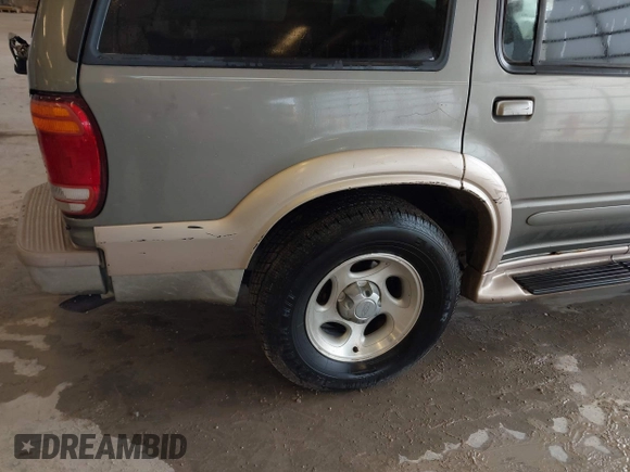 2000 Ford Explorer Eddie Bauer with VIN 1FMZU74E8YZB41346, listed as a IAAI auction lot 41601042 with 295,103 mi miles and . Bid and sale history available at DreamBid. Image 12.