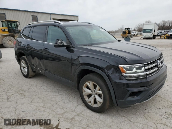 2018 Volkswagen Atlas S with VIN 1V2AP2CA4JC519759, listed as a Copart auction lot 49865655 with 135,124 mi miles and Clean title. Bid and sale history available at DreamBid. Image 4.