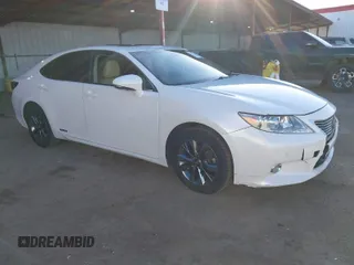 2013 Lexus ES 300h Hybrid with VIN JTHBW1GG1D2029614, listed as a IAAI auction lot 41657061 with 270,807 mi miles. Bid and sale history available at carsss.com. Image 1.