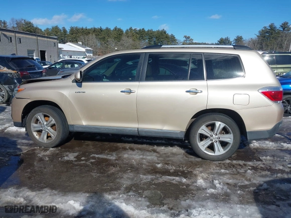2013 Toyota Highlander Limited with VIN 5TDYK3EH5DS099723, listed as a IAAI auction lot 41565089 with 75,207 mi miles. Bid and sale history available at carsss.com. Image 15.