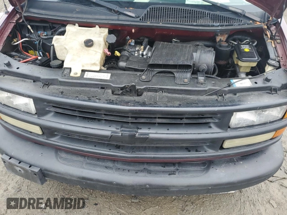 2001 Chevrolet Express z VIN 1GAHG39R511219607, wystawiony jako Copart lot #57126675 z przebiegiem 228 975 mil mil oraz Szkoda całkowita • Salvage title. Historia ofert i sprzedaży dostępna na DreamBid. Obrazek 12.