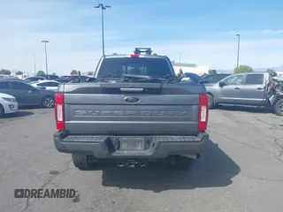 2022 Ford F-250 XL z VIN 1FT7W2B62NEE57641, wystawiony jako IAAI lot #41566432 z przebiegiem 24 872 mil mil oraz . Historia ofert i sprzedaży dostępna na DreamBid. Obrazek 17.