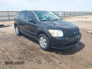 2008 Dodge Caliber SE z VIN 1B3HB28B38D541774, wystawiony jako IAAI lot #42375419 z przebiegiem 104 520 mil mil oraz . Historia ofert i sprzedaży dostępna na DreamBid. Obrazek 1.