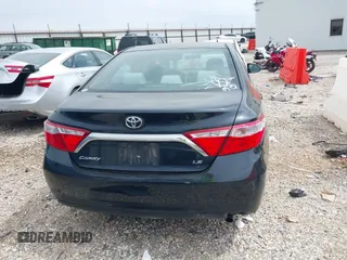2015 Toyota Camry XLE with VIN 4T4BF1FK2FR461922, listed as a IAAI auction lot 41995064 with 195,943 mi miles. Bid and sale history available at carsss.com. Image 17.