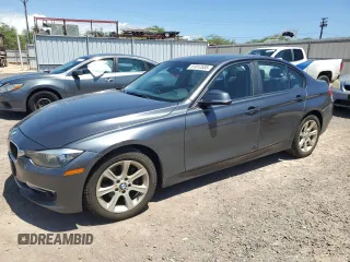 2013 BMW 3 Series 328i xDrive z VIN WBA3B3C5XDJ698792, wystawiony jako Copart lot #51012555 z przebiegiem 89 850 mil mil oraz Szkoda całkowita • Salvage title. Historia ofert i sprzedaży dostępna na DreamBid. Obrazek 1.