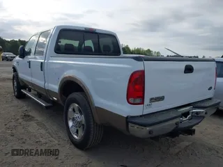 2006 Ford F-250 XL z VIN 1FTSW21Y06EC79422, wystawiony jako IAAI lot #41938490 z przebiegiem 172 623 mil mil oraz . Historia ofert i sprzedaży dostępna na DreamBid. Obrazek 3.