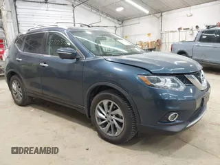2015 Nissan Rogue SV z VIN 5N1AT2MV2FC905775, wystawiony jako IAAI lot #42112306 z przebiegiem 60 404 mil mil oraz . Historia ofert i sprzedaży dostępna na DreamBid. Obrazek 1.