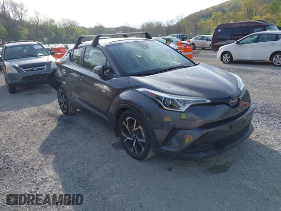 2019 Toyota C-HR XLE z VIN JTNKHMBX0K1013522, wystawiony jako IAAI lot #42053511 z przebiegiem 136 330 mil mil oraz . Historia ofert i sprzedaży dostępna na DreamBid. Obrazek 1.