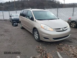 2007 Toyota Sienna CE with VIN 5TDZK23C37S042897, listed as a IAAI auction lot 41472130 with 196,055 mi miles. Bid and sale history available at carsss.com. Image 1.