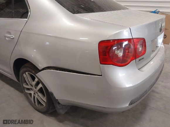 2006 Volkswagen Jetta Sedan 1.9L TDI with VIN 3VWDT71K16M771958, listed as a IAAI auction lot 41824596 with 190,035 mi miles. Bid and sale history available at carsss.com. Image 6.