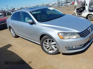 2013 Volkswagen Passat SEL Premium z VIN 1VWCN7A30DC092034, wystawiony jako IAAI lot #41880405 z przebiegiem 130 352 mil mil oraz . Historia ofert i sprzedaży dostępna na DreamBid. Obrazek 1.