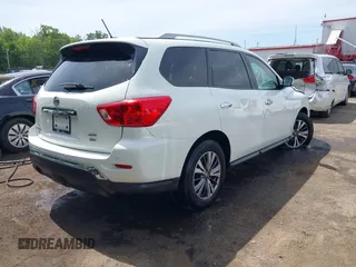 2018 Nissan Pathfinder SL z VIN 5N1DR2MM1JC602675, wystawiony jako IAAI lot #42276794 z przebiegiem 105 163 mil mil oraz . Historia ofert i sprzedaży dostępna na DreamBid. Obrazek 4.