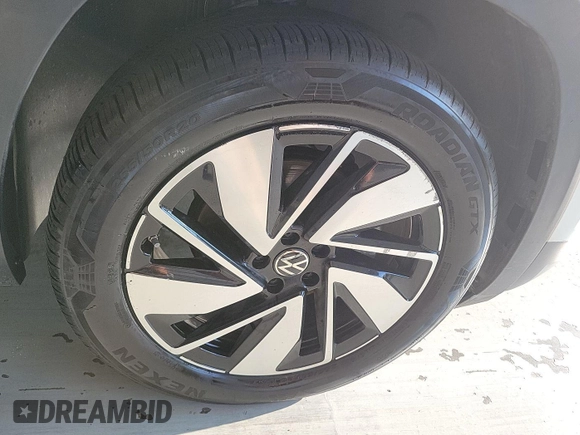 2024 Volkswagen Atlas SE with VIN 1V2HR2CA0RC565397, listed as a IAAI auction lot 42850634 with 20,499 mi miles and . Bid and sale history available at DreamBid. Image 3.