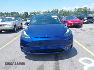 2024 Tesla Model Y с VIN 7SAYGDED5RF015208, выставлен на аукционе IAAI как лот 42723983 с пробегом 10 223 миль миль и . История ставок и продаж доступна на DreamBid. Изображение 12.