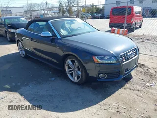 2012 Audi S5 Premium Plus z VIN WAUCGAFH4CN004360, wystawiony jako IAAI lot #41742130 z przebiegiem 106 929 mil mil oraz . Historia ofert i sprzedaży dostępna na DreamBid. Obrazek 1.
