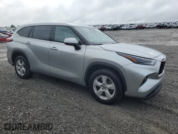2022 Toyota Highlander LE with VIN 5TDZZRAH3NS103925, listed as a Copart auction lot 56159635 with 52,997 mi miles and Salvage title. Bid and sale history available at DreamBid. Image 4.