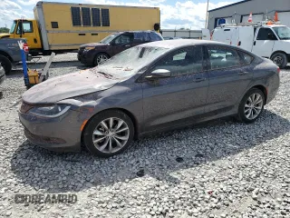 2016 Chrysler 200 S z VIN 1C3CCCBB2GN163089, wystawiony jako Copart lot #57751775 z przebiegiem 42 879 mil mil oraz Szkoda całkowita • Salvage title. Historia ofert i sprzedaży dostępna na DreamBid. Obrazek 1.