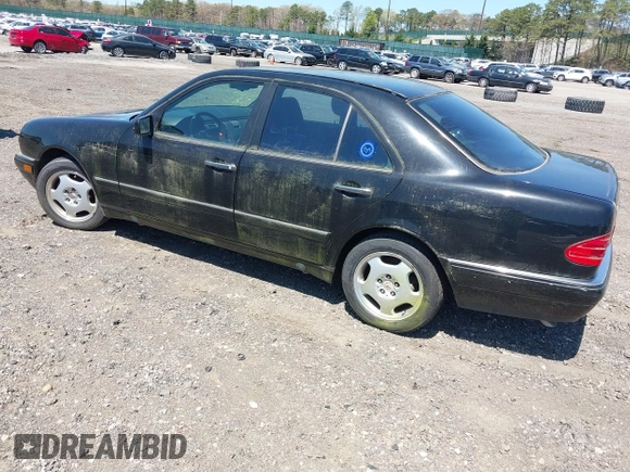 1997 Mercedes-Benz E-Class with VIN WDBJF72F8VA309745, listed as a IAAI auction lot 42119469 with 131,318 mi miles. Bid and sale history available at carsss.com. Image 3.