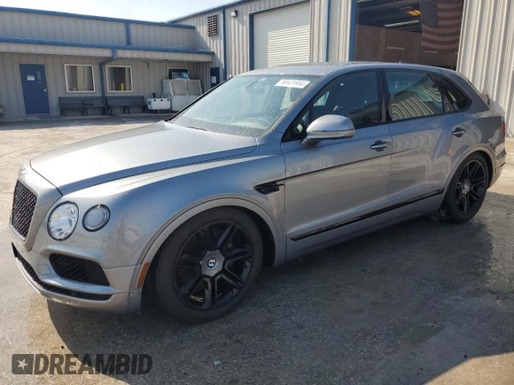 2019 Bentley Bentayga V8 z VIN SJAAM2ZV4KC024727, wystawiony jako Copart lot #80631684 z przebiegiem 38 304 mil mil oraz Nie do naprawy. Historia ofert i sprzedaży dostępna na DreamBid. Obrazek 2.