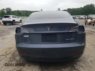 2020 Tesla Model 3 Long Range z VIN 5YJ3E1EB7LF710646, wystawiony jako Copart lot #57403355 z przebiegiem 98 080 mil mil oraz Szkoda całkowita • Salvage title. Historia ofert i sprzedaży dostępna na DreamBid. Obrazek 6.