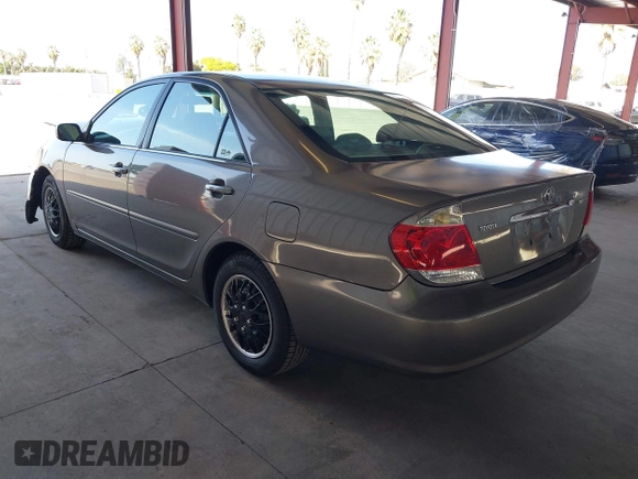 2006 Toyota Camry STD with VIN 4T1BE32K36U723879, listed as a IAAI auction lot 42007707 with 186,885 mi miles. Bid and sale history available at carsss.com. Image 3.