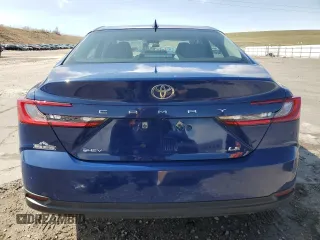 2025 Toyota Camry LE z VIN 4T1DAACK1SU081549, wystawiony jako Copart lot #51345935 z przebiegiem 7 289 mil mil oraz Szkoda całkowita • Salvage title. Historia ofert i sprzedaży dostępna na DreamBid. Obrazek 6.